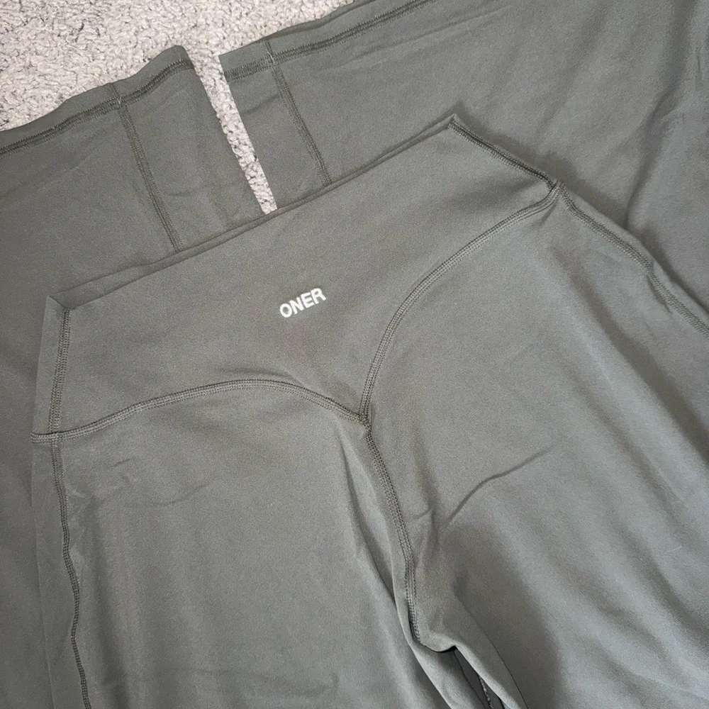 *SOLD*Oner Active Softmotion Straight Leg Pants With White Logo in Alpine Green - Picture 7 of 8